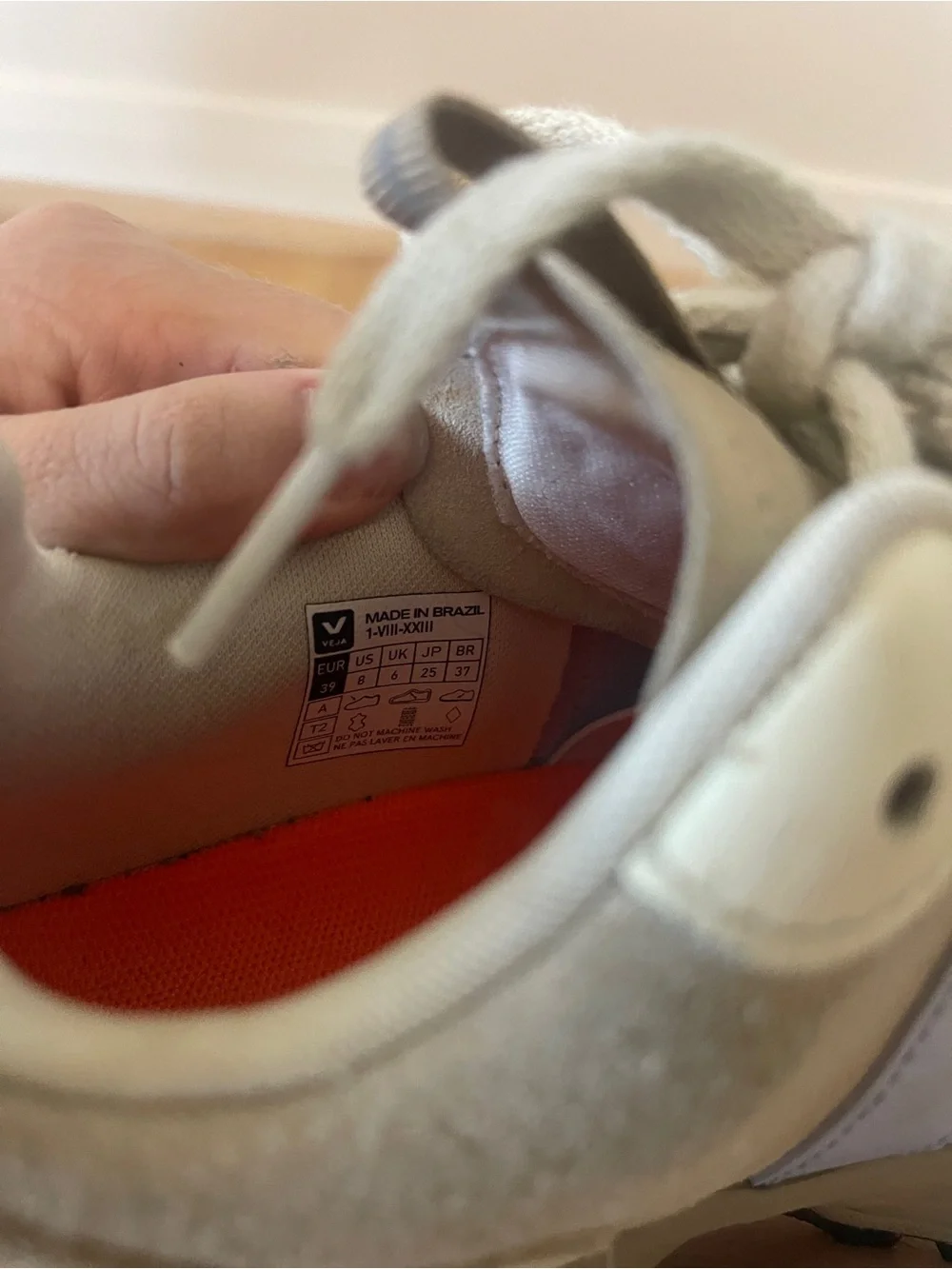 Veja Venturi Sneaker in Suede Almond - Picture 8 of 8